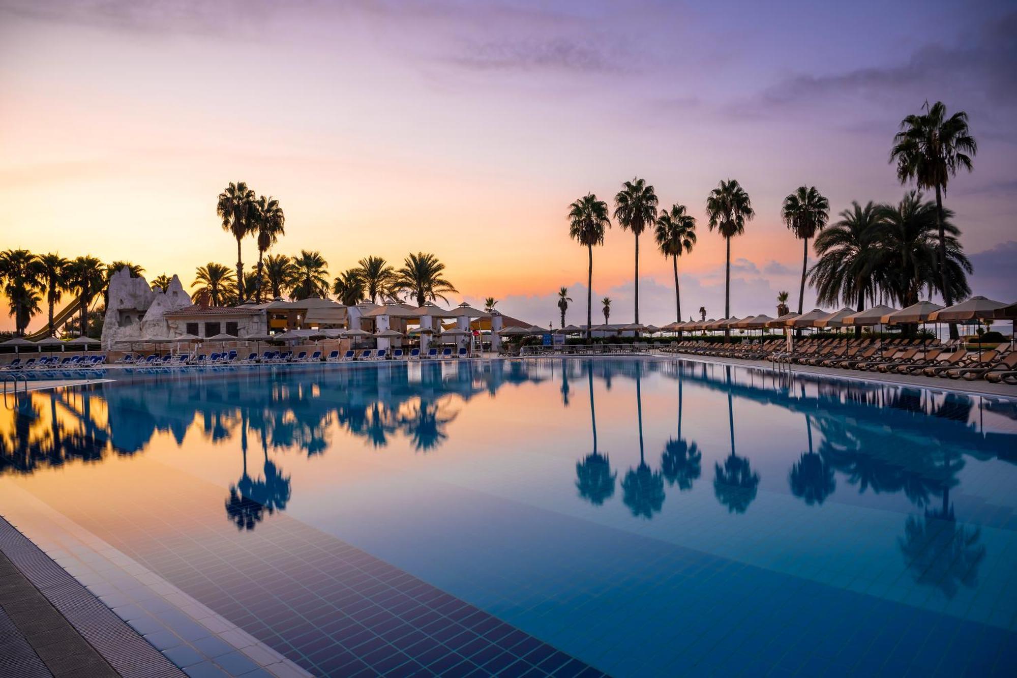 Adora Hotel & Resort เบเลก ภายนอก รูปภาพ